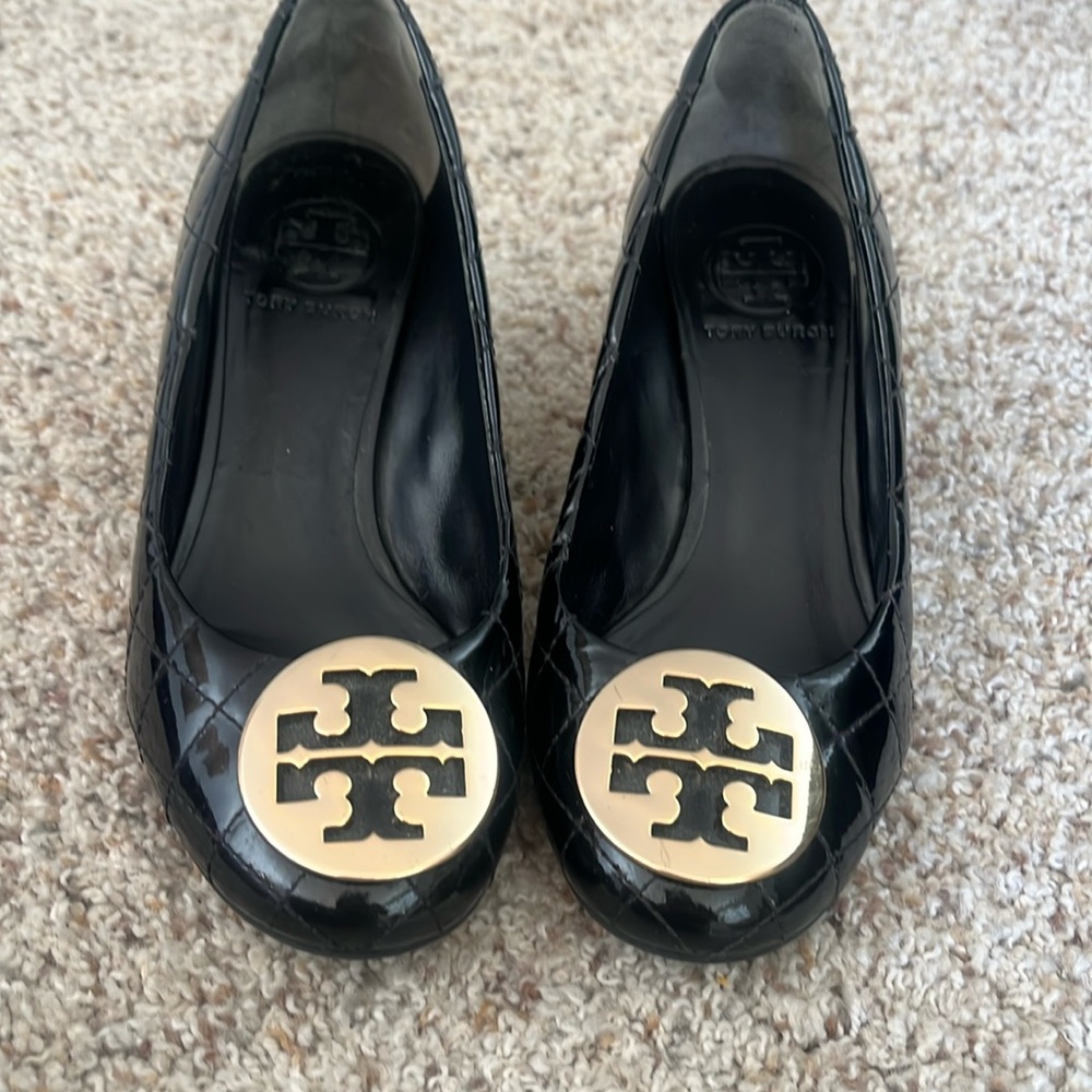 Tory Burch wedges black